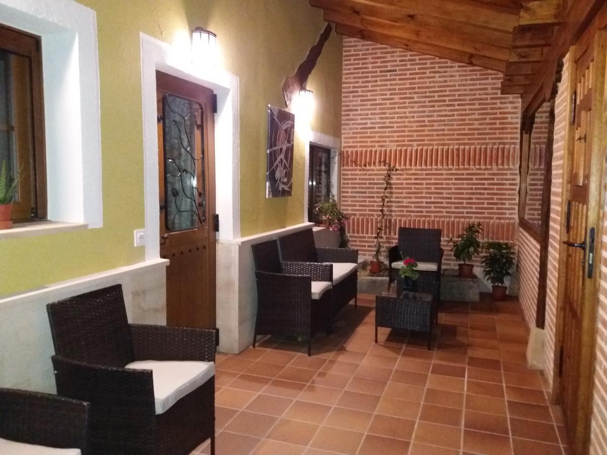 Hotel Rural El Yunque Santibanez de la Pena ภายนอก รูปภาพ
