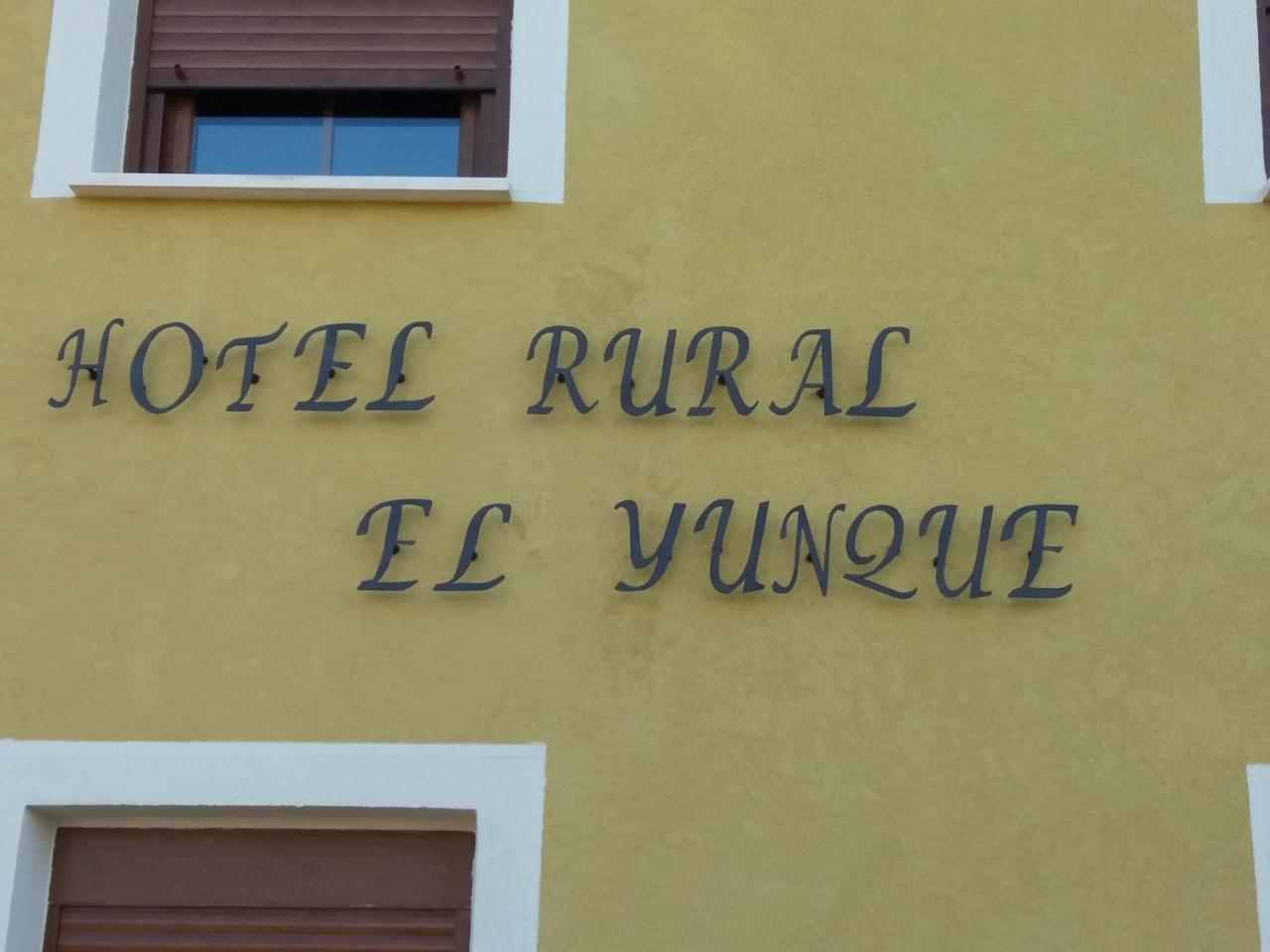 Hotel Rural El Yunque Santibanez de la Pena ภายนอก รูปภาพ