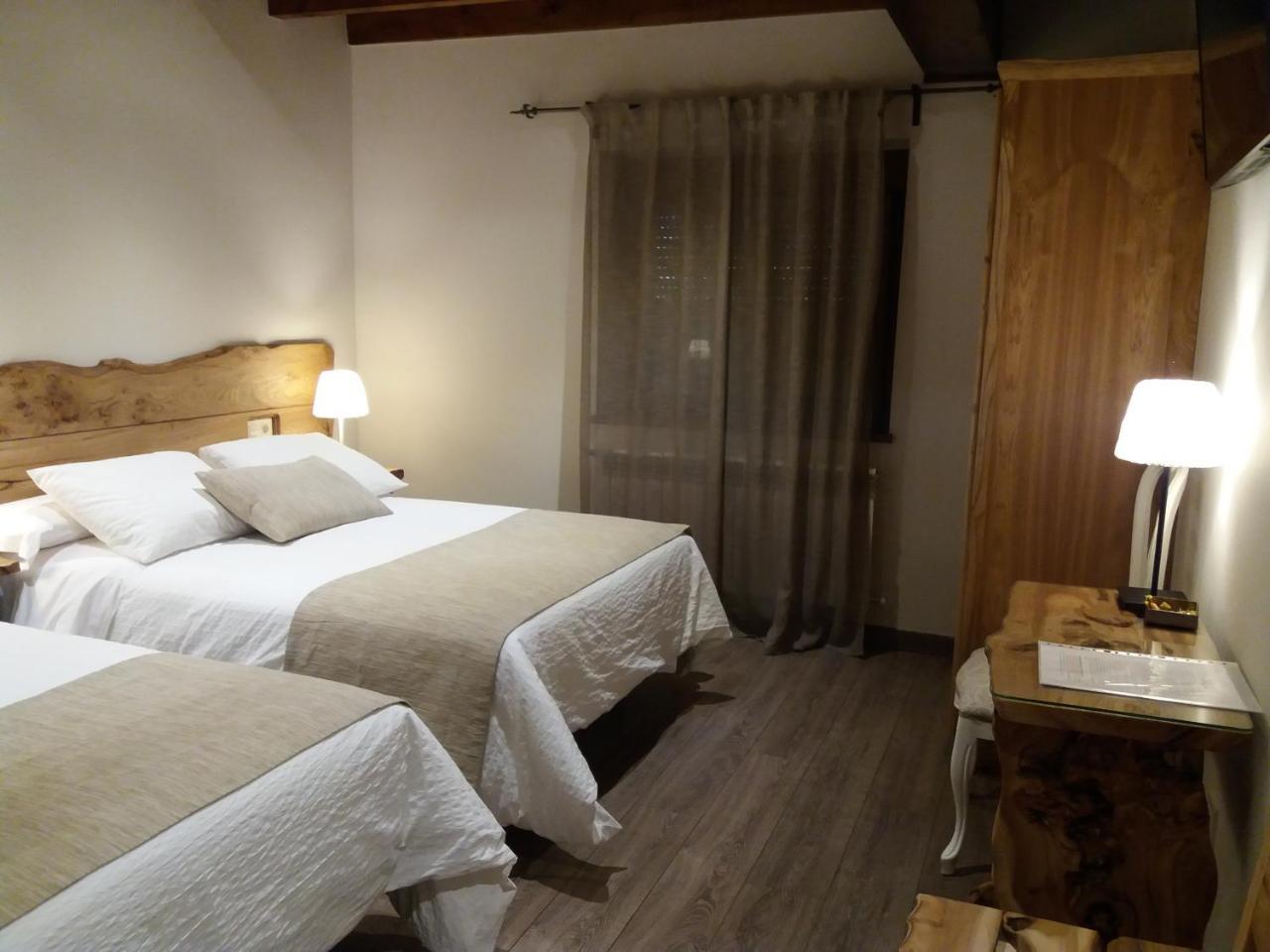 Hotel Rural El Yunque Santibanez de la Pena ภายนอก รูปภาพ